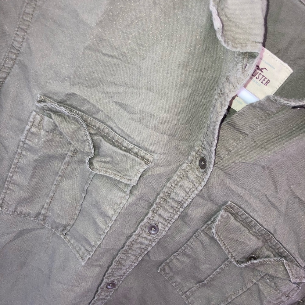 Hollister button up - Picture 3 of 3